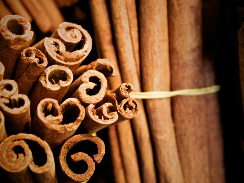 Rolled cinnamon quills